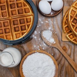 Máquina de Waffle Golden Britânia Acabamento em Inox 850W - Outlet